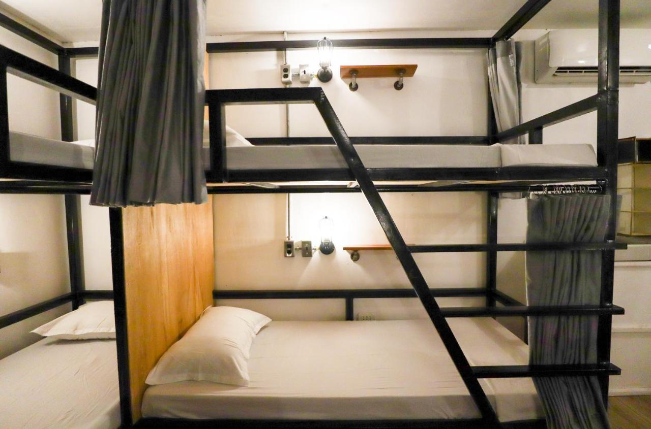 Ocean Breeze Hostel By Daily Sweet Moalboal Exteriör bild
