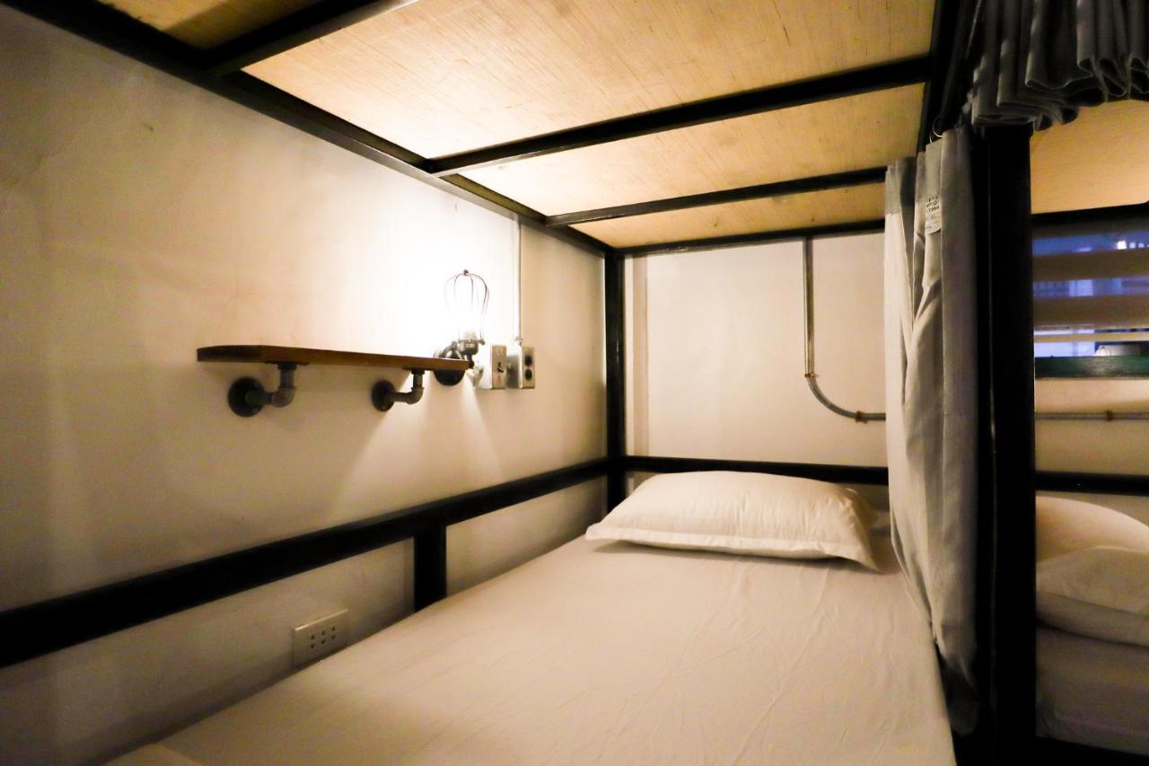 Ocean Breeze Hostel By Daily Sweet Moalboal Exteriör bild