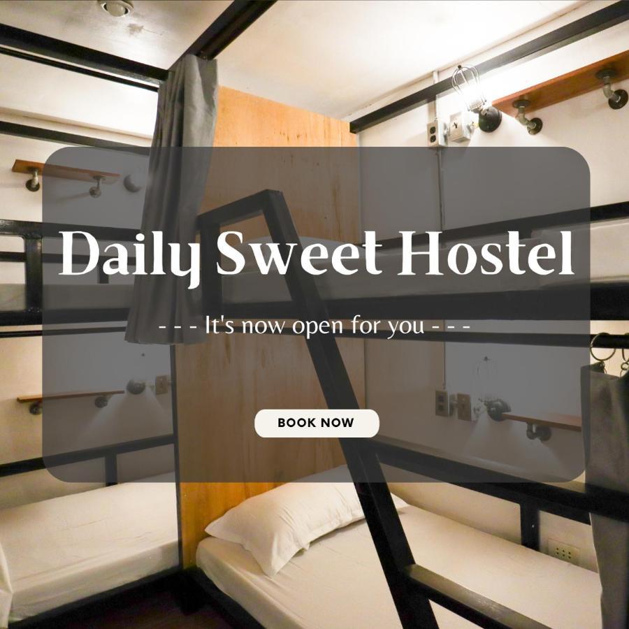 Ocean Breeze Hostel By Daily Sweet Moalboal Exteriör bild